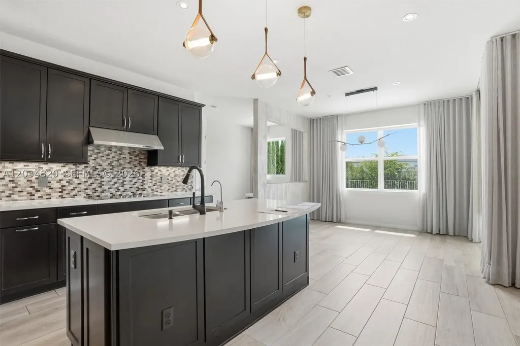 1512 Bursera Terrace Hollywood FL 33021
