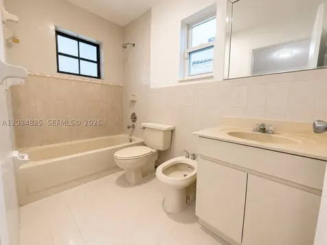 2485 W 70th Place Hialeah FL 33016