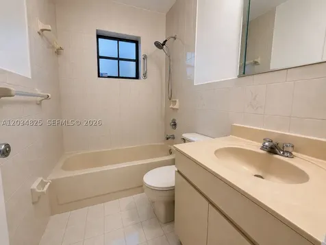 2485 W 70th Place Hialeah FL 33016