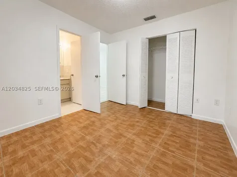 2485 W 70th Place Hialeah FL 33016
