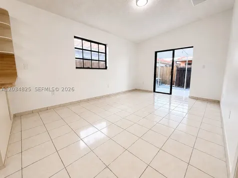 2485 W 70th Place Hialeah FL 33016