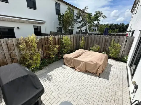 20866 NE 7th Place Miami FL 33179