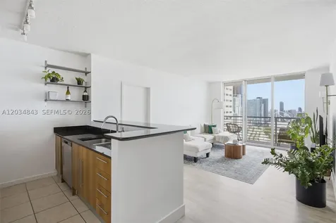 325 S Biscayne Boulevard Miami FL 33131
