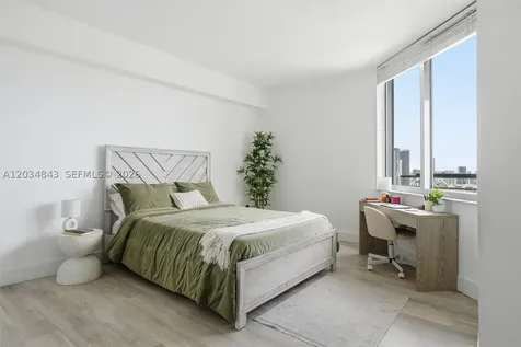 325 S Biscayne Boulevard Miami FL 33131