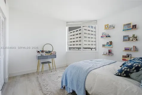 325 S Biscayne Boulevard Miami FL 33131