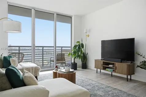 325 S Biscayne Boulevard Miami FL 33131