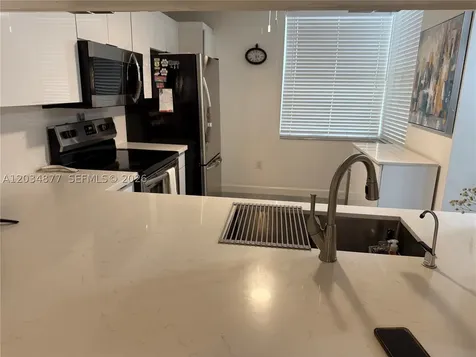 10312 NW 24th Place Sunrise FL 33322