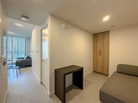 121 NE 5th Street Miami FL 33132
