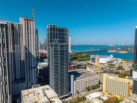 121 NE 5th Street Miami FL 33132