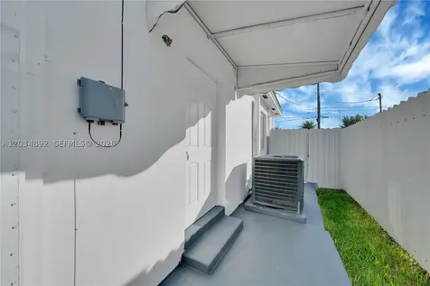 7555 SW 28th St Road Miami FL 33155