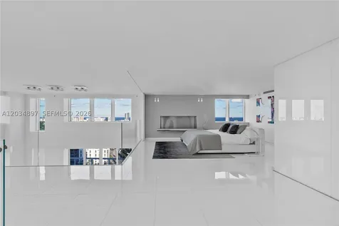 10 Venetian Way Miami Beach FL 33139