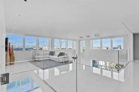 10 Venetian Way Miami Beach FL 33139