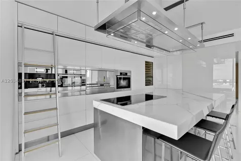10 Venetian Way Miami Beach FL 33139