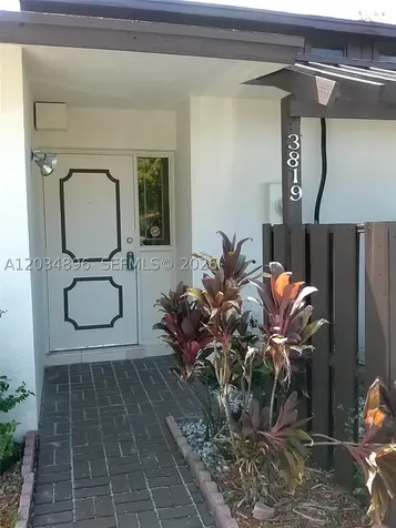 3819 SW 69th Avenue Miramar FL 33023