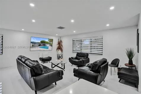 14021 Cypress Court Miami Lakes FL 33014