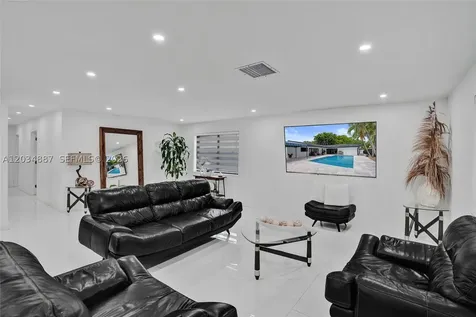 14021 Cypress Court Miami Lakes FL 33014