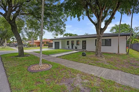 14021 Cypress Court Miami Lakes FL 33014