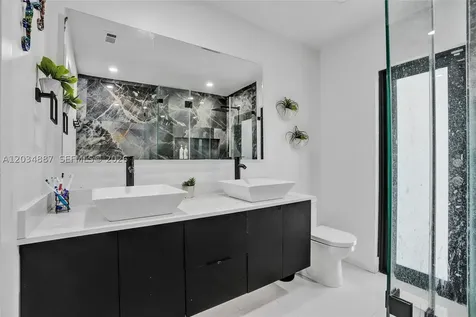 14021 Cypress Court Miami Lakes FL 33014