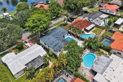 14021 Cypress Court Miami Lakes FL 33014