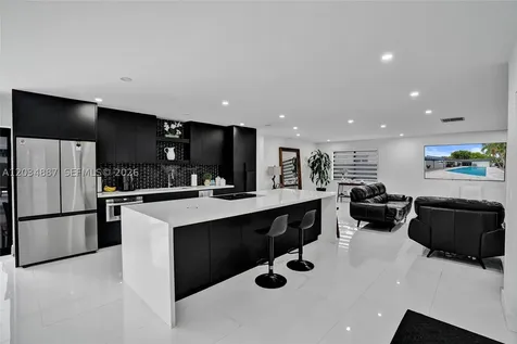 14021 Cypress Court Miami Lakes FL 33014
