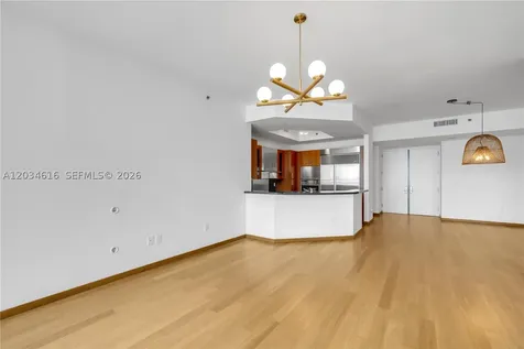100 S Pointe Drive Miami Beach FL 33139