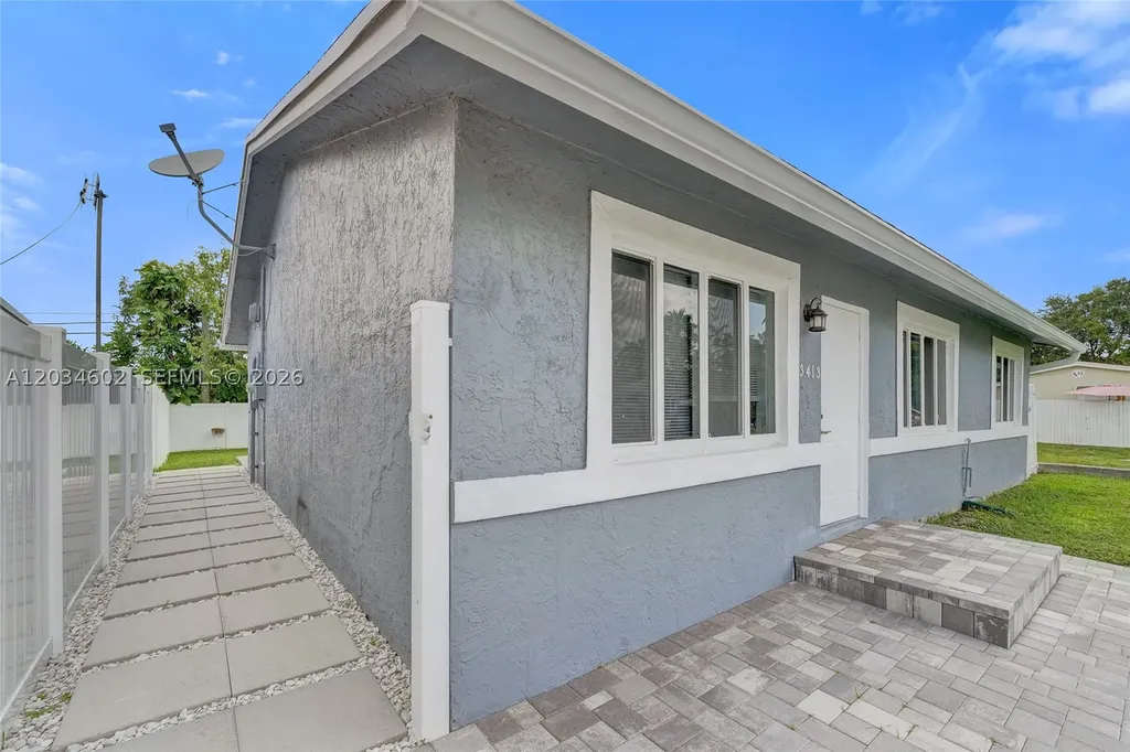3413 SW 12th Court Fort Lauderdale FL 33312