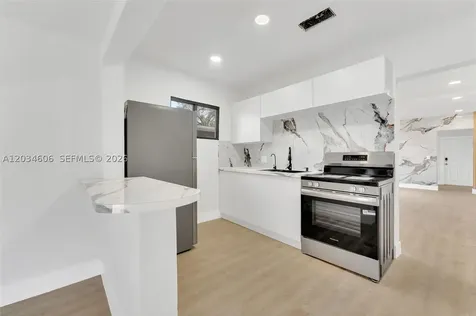 2428 NW 28th Street Miami FL 33142