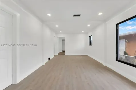 2428 NW 28th Street Miami FL 33142