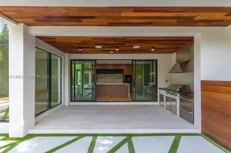 43 NW 42nd Street Miami FL 33127