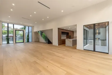 43 NW 42nd Street Miami FL 33127