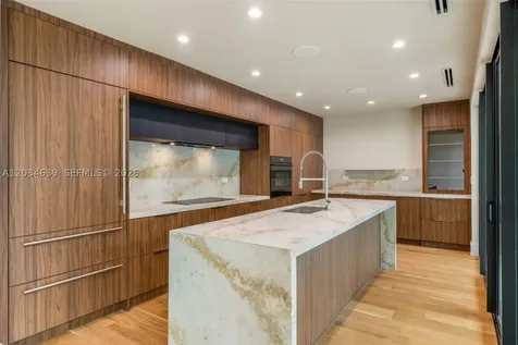 43 NW 42nd Street Miami FL 33127