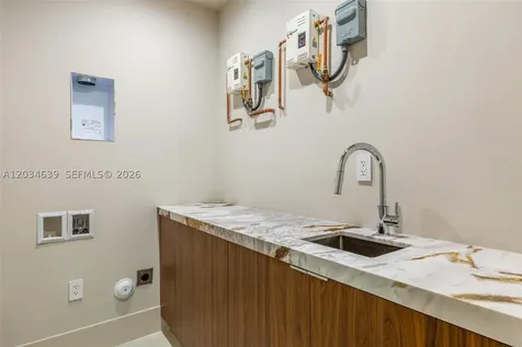 43 NW 42nd Street Miami FL 33127