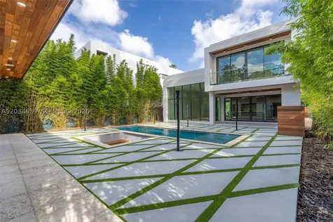 43 NW 42nd Street Miami FL 33127