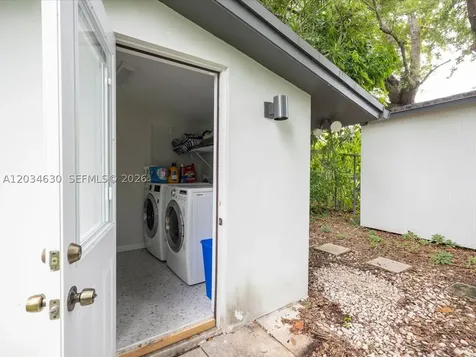 Xxxx SW Undisclosed South Miami FL 33143
