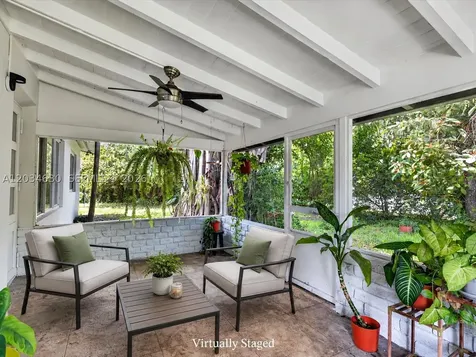 Xxxx SW Undisclosed South Miami FL 33143