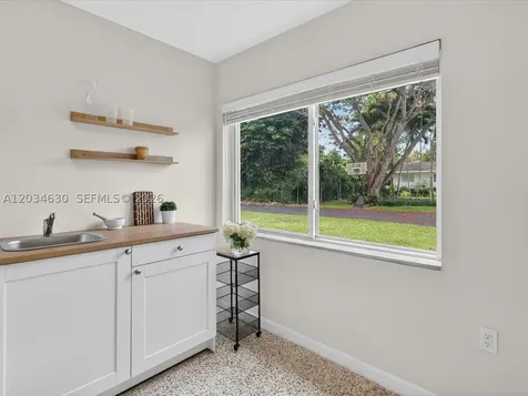 Xxxx SW Undisclosed South Miami FL 33143