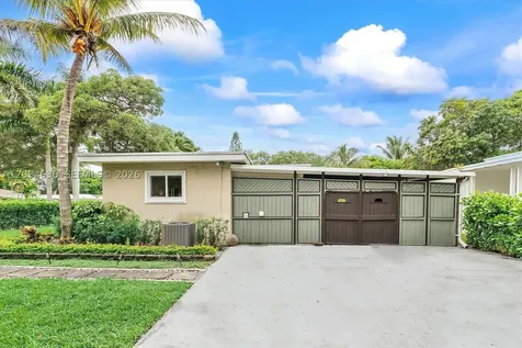895 NE 129th Street North Miami FL 33161