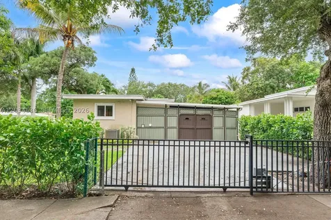 895 NE 129th Street North Miami FL 33161