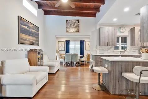 895 NE 129th Street North Miami FL 33161