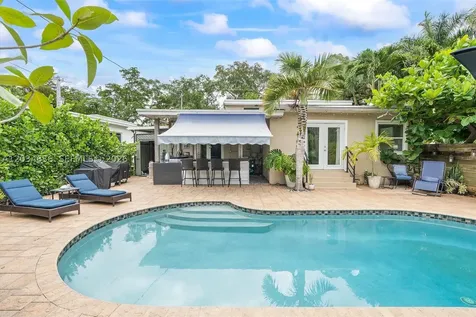 895 NE 129th Street North Miami FL 33161