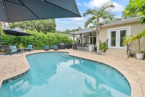 895 NE 129th Street North Miami FL 33161