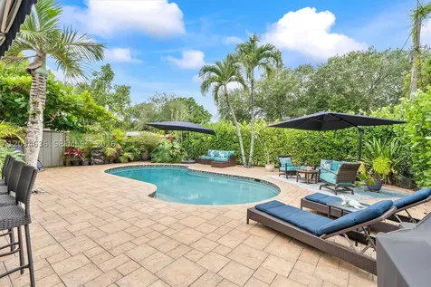 895 NE 129th Street North Miami FL 33161