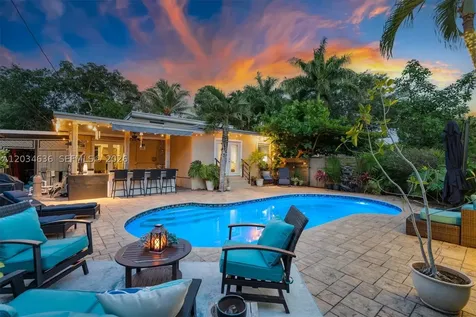 895 NE 129th Street North Miami FL 33161