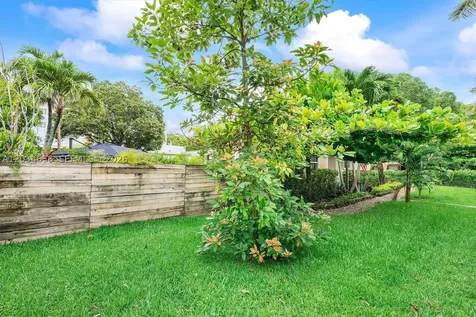 895 NE 129th Street North Miami FL 33161