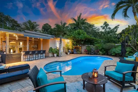 895 NE 129th Street North Miami FL 33161