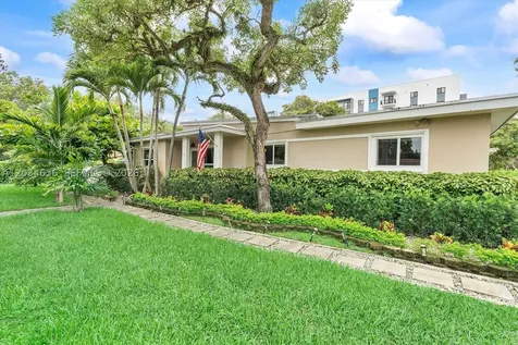 895 NE 129th Street North Miami FL 33161