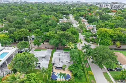 895 NE 129th Street North Miami FL 33161