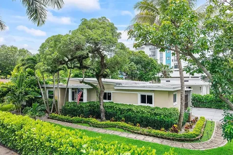 895 NE 129th Street North Miami FL 33161