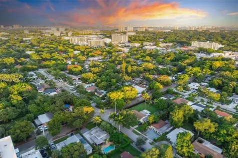 895 NE 129th Street North Miami FL 33161