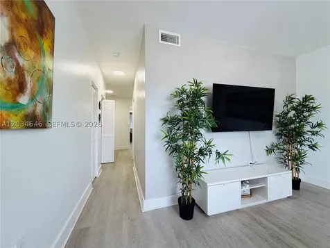 1684 SW 10th Street Miami FL 33135